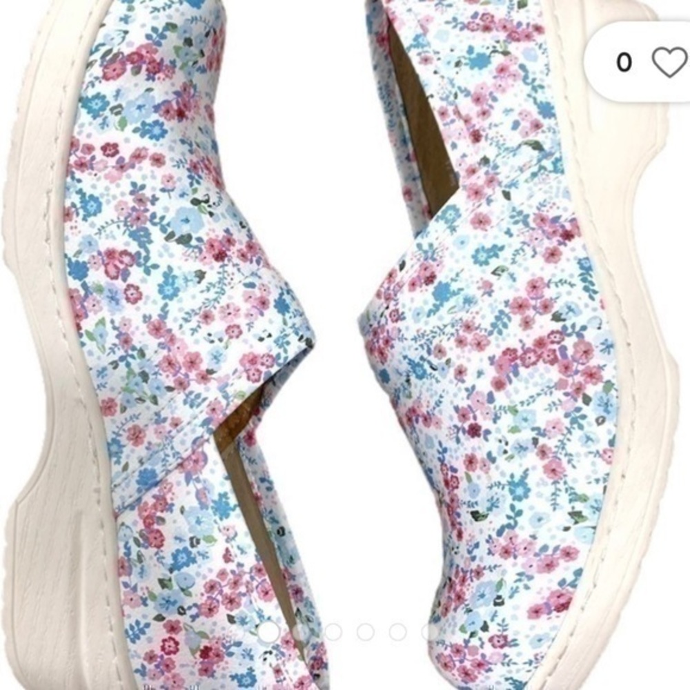 Ohmm Clogs in floral ditsy pattern women’s clog size 8.5